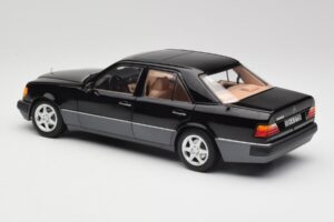 Mercedes 500E W124 Negro Edición Limitada Norev 1:18 183949 Metal - imagen 7 de 12