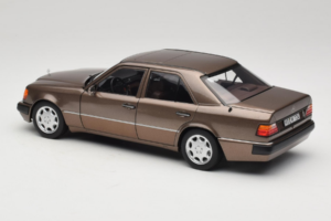 Mercedes 500E W124 Impala Metallic Norev 1:18 183954 Metal - imagen 7 de 8
