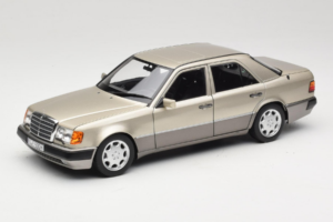 Mercedes 500E W124 Smoke Silver Edición Concesionario Norev 1:18 B66040724 Metal