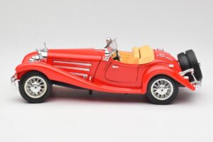 Mercedes 500K Roadster Rojo Bburago 1:18 3020 Metal - imagen 4 de 8