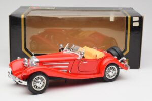 Mercedes 500K Roadster Rojo Bburago 1:18 3020 Metal - imagen 8 de 8