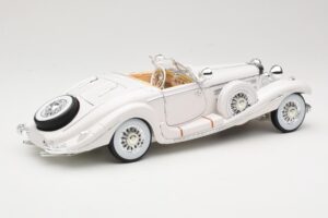 Mercedes 500K Special Roadster Blanco Premiere Edition Maisto 1:18 536055 Metal - imagen 3 de 8