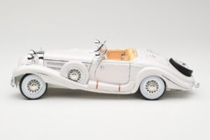 Mercedes 500K Special Roadster Blanco Premiere Edition Maisto 1:18 536055 Metal - imagen 4 de 8