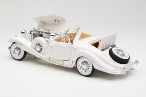 Mercedes 500K Special Roadster Blanco Premiere Edition Maisto 1:18 536055 Metal - imagen 5 de 8