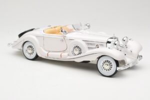 Mercedes 500K Special Roadster Blanco Premiere Edition Maisto 1:18 536055 Metal - imagen 6 de 8
