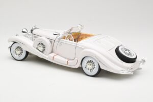 Mercedes 500K Special Roadster Blanco Premiere Edition Maisto 1:18 536055 Metal - imagen 7 de 8