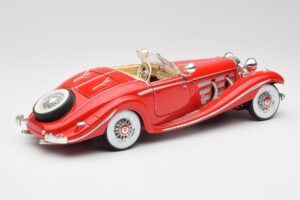 Mercedes 500K Special Roadster Rojo Maisto 1:18 56058 Metal - imagen 3 de 8