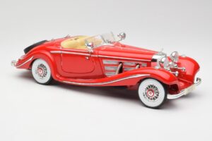 Mercedes 500K Special Roadster Rojo Maisto 1:18 56058 Metal - imagen 6 de 8