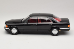 Mercedes 560 SEL W126 Negro Con Interior Rojo Norev 1:18 183788 Metal - imagen 3 de 8