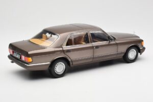Mercedes 560 SEL W126 Impala Marrón Edición Dealer Norev 1:18 B66040646 Metal - imagen 3 de 8