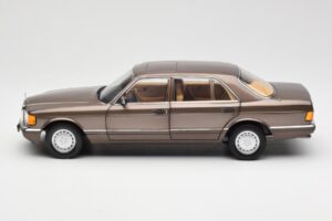 Mercedes 560 SEL W126 Impala Marrón Edición Dealer Norev 1:18 B66040646 Metal - imagen 4 de 8