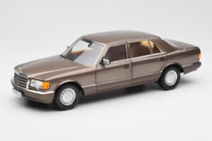 Mercedes 560 SEL W126 Impala Marrón Edición Dealer Norev 1:18 B66040646 Metal