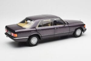 Mercedes 560 SEL W126 Violeta Metallic Norev 1:18 183544 Metal - imagen 3 de 8