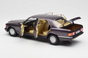Mercedes 560 SEL W126 Violeta Metallic Norev 1:18 183544 Metal - imagen 5 de 8
