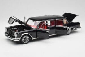 Mercedes 600 Pullman W100 Negro NZG 1:18 1071/50 Metal - imagen 2 de 8