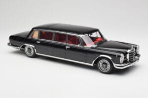 Mercedes 600 Pullman W100 Negro NZG 1:18 1071/50 Metal - imagen 6 de 8
