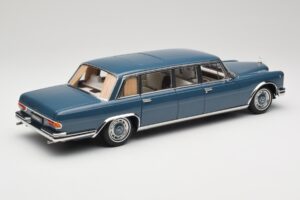 Mercedes 600 Pullman W100 Azul NZG 1:18 B66040707 Metal - imagen 3 de 8