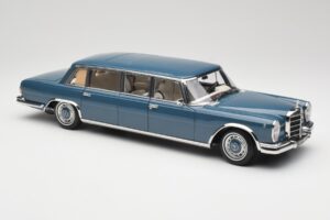 Mercedes 600 Pullman W100 Azul NZG 1:18 B66040707 Metal - imagen 6 de 8