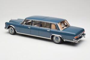 Mercedes 600 Pullman W100 Azul NZG 1:18 B66040707 Metal - imagen 7 de 8