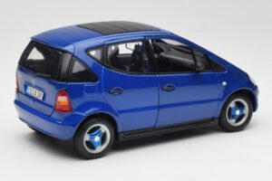 Mercedes A-Class W168 Azul Oscuro Maisto 1:18 B66005219 Metal - imagen 3 de 8