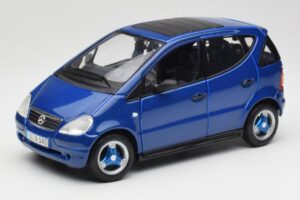 Mercedes A-Class W168 Azul Oscuro Maisto 1:18 B66005219 Metal