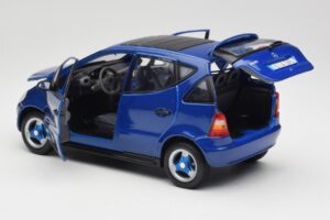 Mercedes A-Class W168 Azul Oscuro Maisto 1:18 B66005219 Metal - imagen 5 de 8
