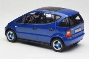 Mercedes A-Class W168 Azul Oscuro Maisto 1:18 B66005219 Metal - imagen 7 de 8