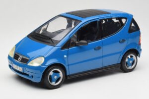 Mercedes A-Class W168 Azul Claro Maisto 1:18 37800-M5 Metal
