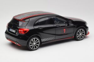Mercedes A-Class W176 AMG Negro Norev 1:18 183596 Metal - imagen 3 de 8