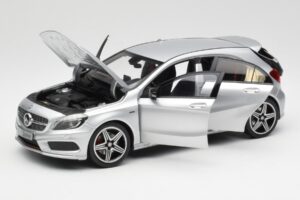 Mercedes A-Class W176 Polar Plata Norev 1:18 B66960139 Metal - imagen 2 de 8