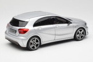 Mercedes A-Class W176 Polar Plata Norev 1:18 B66960139 Metal - imagen 3 de 8