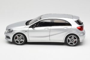 Mercedes A-Class W176 Polar Plata Norev 1:18 B66960139 Metal - imagen 4 de 8