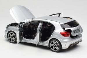 Mercedes A-Class W176 Polar Plata Norev 1:18 B66960139 Metal - imagen 5 de 8