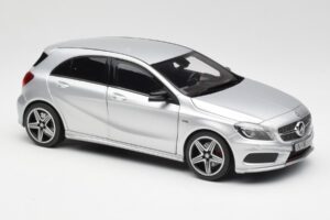Mercedes A-Class W176 Polar Plata Norev 1:18 B66960139 Metal - imagen 6 de 8