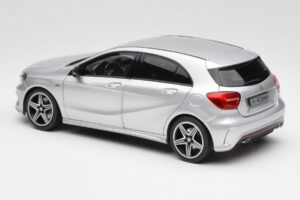 Mercedes A-Class W176 Polar Plata Norev 1:18 B66960139 Metal - imagen 7 de 8