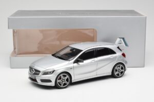 Mercedes A-Class W176 Polar Plata Norev 1:18 B66960139 Metal - imagen 8 de 8