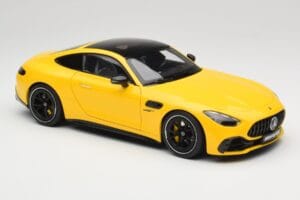 Mercedes AMG GT 43 C192 Turbo Sun Yellow NZG 1:18 B66960587 Metal - imagen 6 de 8