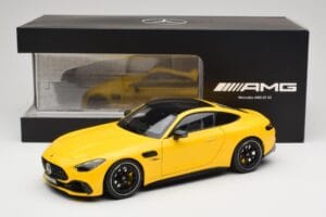Mercedes AMG GT 43 C192 Turbo Sun Yellow NZG 1:18 B66960587 Metal - imagen 8 de 8