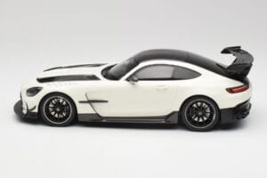 Mercedes AMG GT C190 Black Series Designo Diamond Blanco Metallic Minichamps 1:18 155032022 Metal - imagen 3 de 6