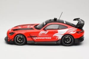 Mercedes AMG GT C190 Black Series Safety Car F1 2022 Minichamps 1:18 155032090 Metal - imagen 3 de 6