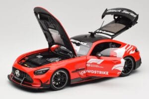 Mercedes AMG GT C190 Black Series Safety Car F1 2024 Minichamps 1:18 110032090 Metal - imagen 2 de 8