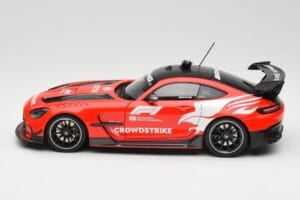 Mercedes AMG GT C190 Black Series Safety Car F1 2024 Minichamps 1:18 110032090 Metal - imagen 4 de 8