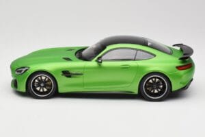 Mercedes AMG GT R C190 Verde Mate Minichamps 1:18 155036020 Metal - imagen 3 de 6