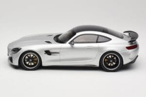 Mercedes AMG GT R C190 Plata Minichamps 1:18 155036025 Metal - imagen 3 de 6