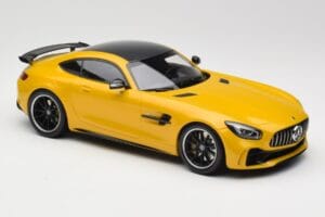 Mercedes AMG GT R C190 Amarillo Minichamps 1:18 155036021 Metal - imagen 4 de 6