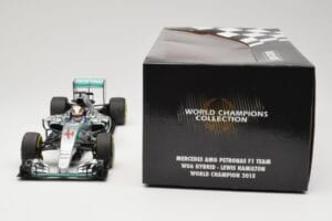 Mercedes AMG Petronas W06 Hybrid #44 L. Hamilton F1 World Champion 2015 Minichamps 1:18 186150044 Metal - imagen 6 de 6
