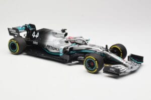 Mercedes AMG Petronas W10 #44 L. Hamilton Winner Chinese GP 2019 Minichamps 1:18 110190344 Metal - imagen 4 de 6