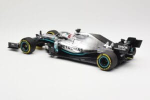 Mercedes AMG Petronas W10 #44 L. Hamilton Winner Chinese GP 2019 Minichamps 1:18 110190344 Metal - imagen 5 de 6