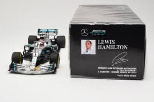 Mercedes AMG Petronas W10 #44 L. Hamilton Winner Chinese GP 2019 Minichamps 1:18 110190344 Metal - imagen 6 de 6