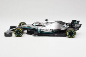 Mercedes AMG Petronas W10 #44 L. Hamilton F1 World Champion 2019 Minichamps 1:18 110190044 Metal - imagen 3 de 6